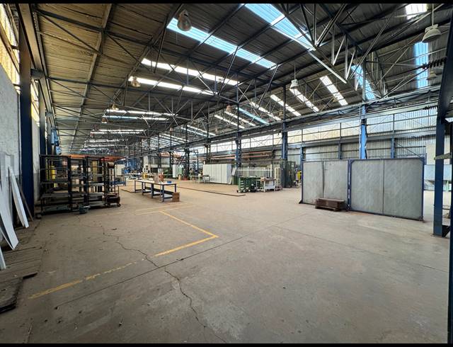 4,450M² WAREHOUSE FOR SALE IN DEVLAND